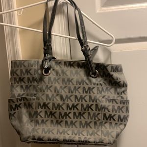 Michael Kors Jet Set Tote Gray